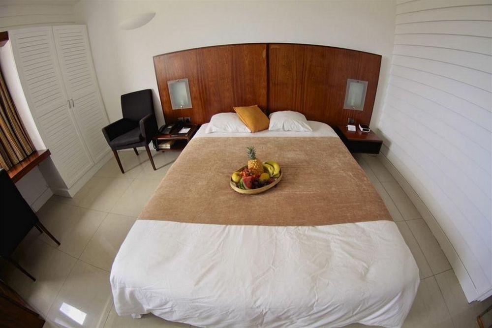 Hotel Le Saint Denis Saint-Denis Quarto foto