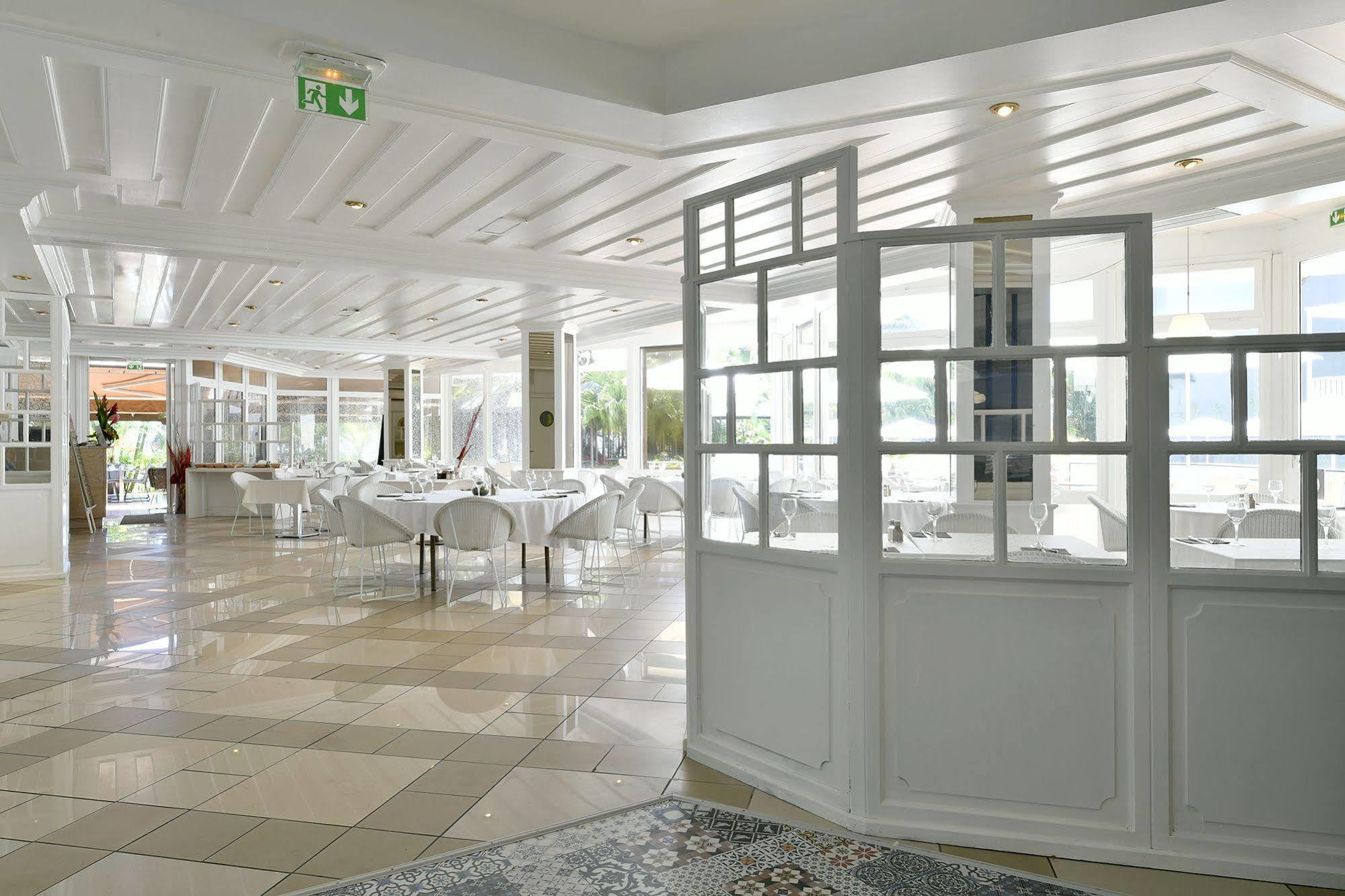 Hotel Le Saint Denis Saint-Denis Exterior foto